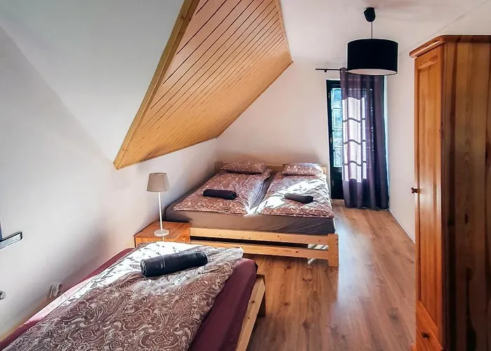 Jaszczurowka Villa *